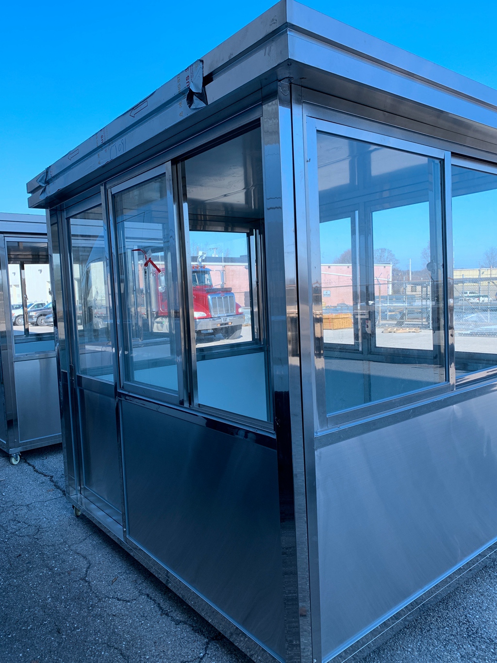 6.5 x 6.5 Stainless Steel Guard Shack, Sliding Door, Plain Jane - Image 9