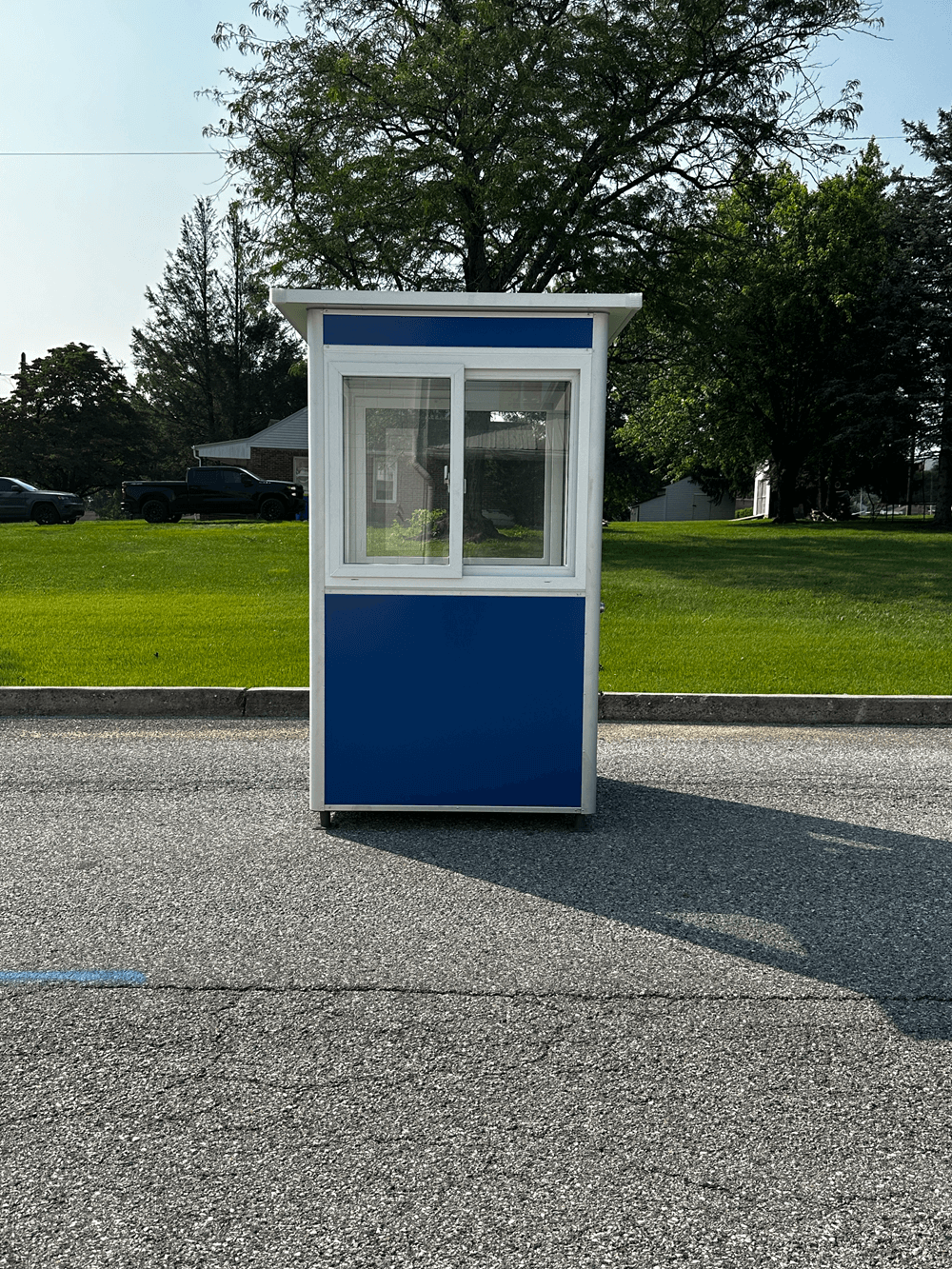 4'x4' Economy Blue Guard Shack, Pallet Base Model - Image 7