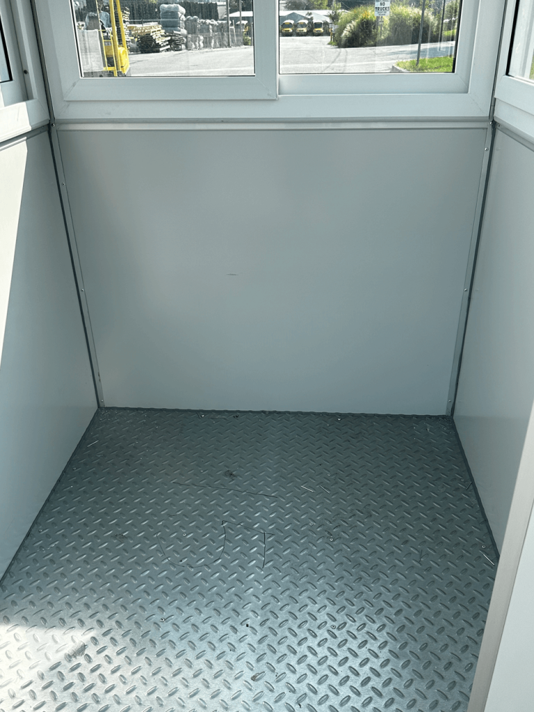 Shack Base 4’x4′ Economy Blue Guard Shack, Pallet Base Model – York Guard Shack