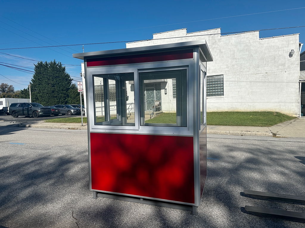 4'x6' Economy Red Guard Shack, Pallet Base Model - Image 7