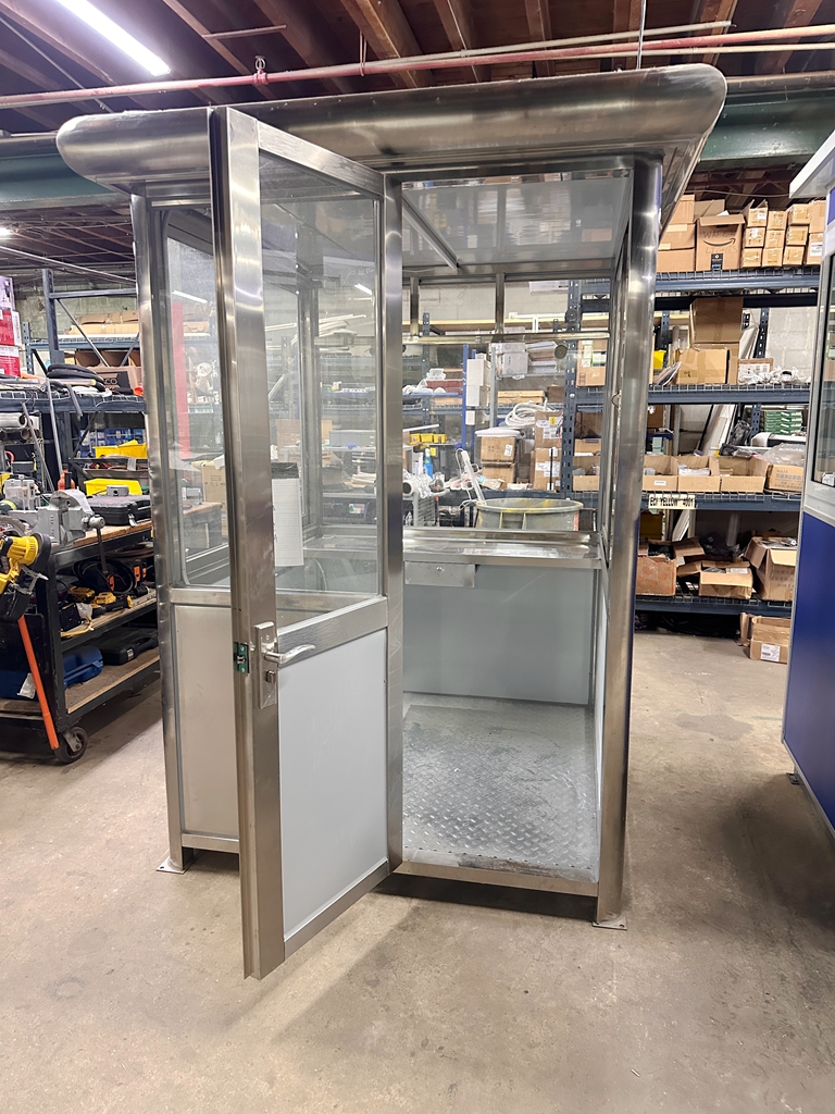 5×5 Stainless Steel Guard Shack, Swing Door, Table, Legs, Light - Image 3