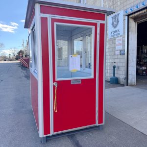 4'x6' Economy Red Guard Shack, Pallet Base Model ,Door on 4ft